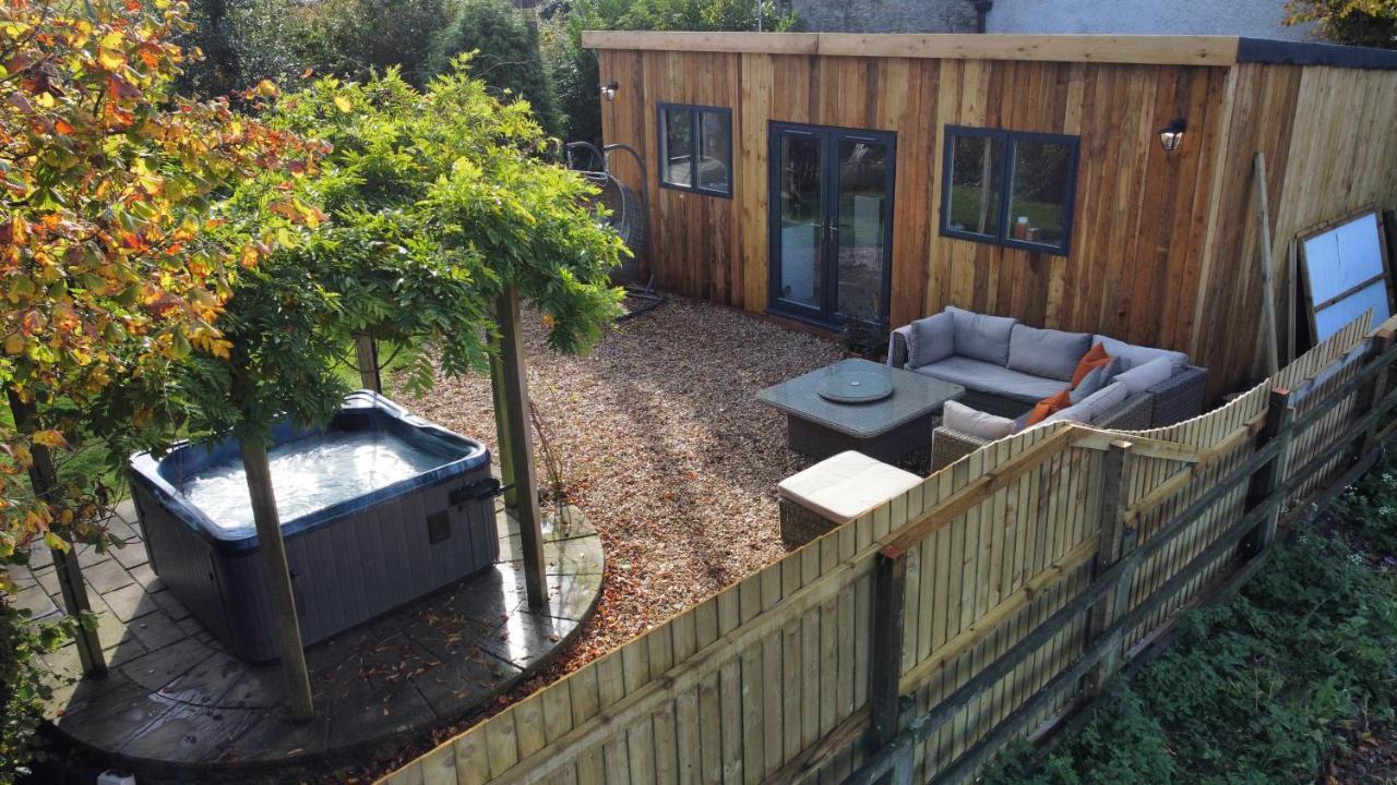 Log Cabin Near Bath 奇彭纳姆 外观 照片