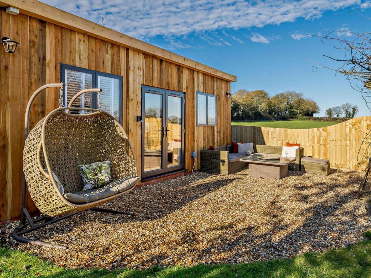 Log Cabin Near Bath 奇彭纳姆 外观 照片